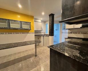 Kitchen of Flat to rent in Manresa  with Heating