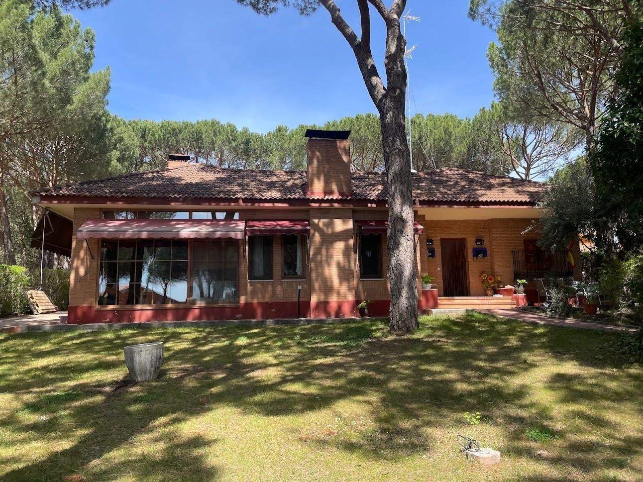 Vista exterior de Casa o xalet en venda en Tordesillas amb Calefacció, Jardí privat i Terrassa