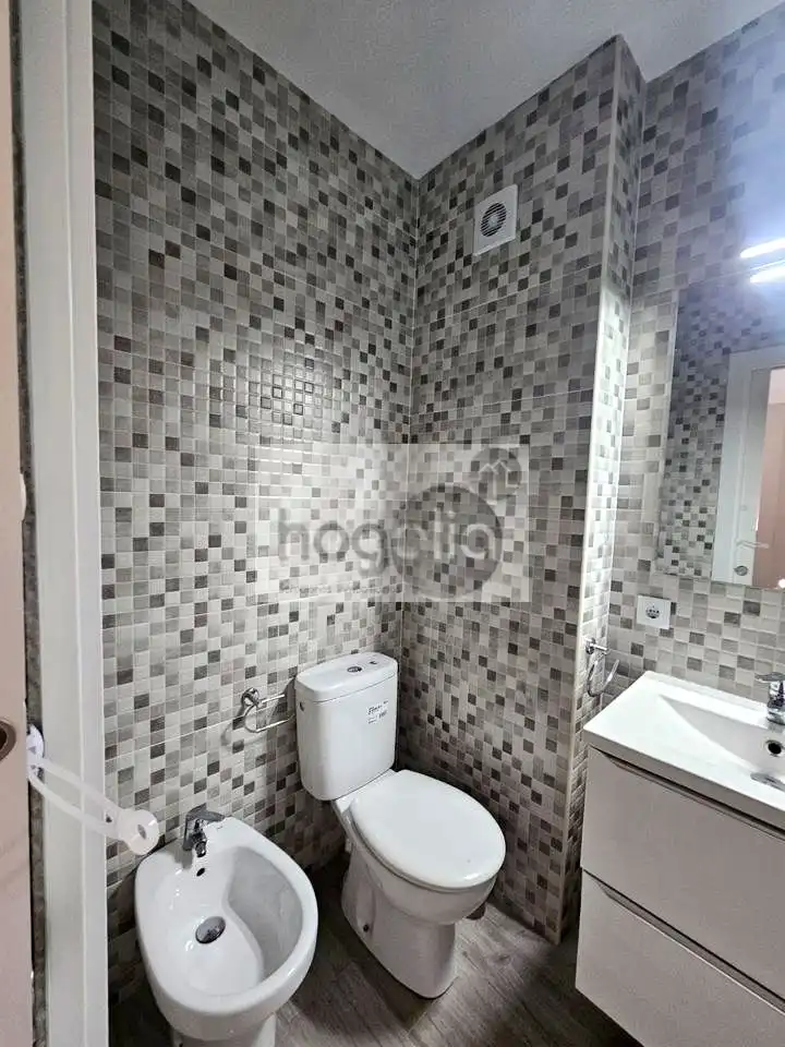Baño de Piso en venta en Sevilla con Aire acondicionado y Terraza