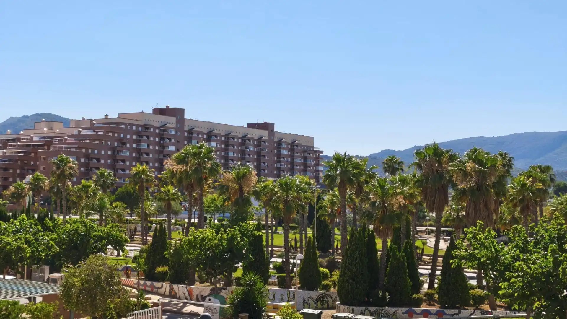 Vista exterior de Apartament en venda en Oropesa del Mar / Orpesa amb Aire condicionat, Moblat i Balcó