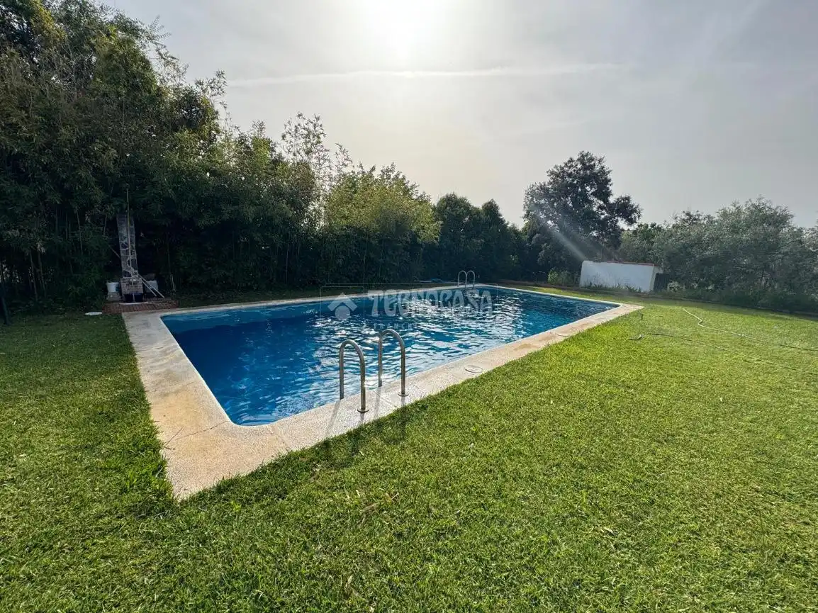 Schwimmbecken von Country house zum Verkauf in Badajoz mit Klimaanlage, Privatgarten und Terrasse
