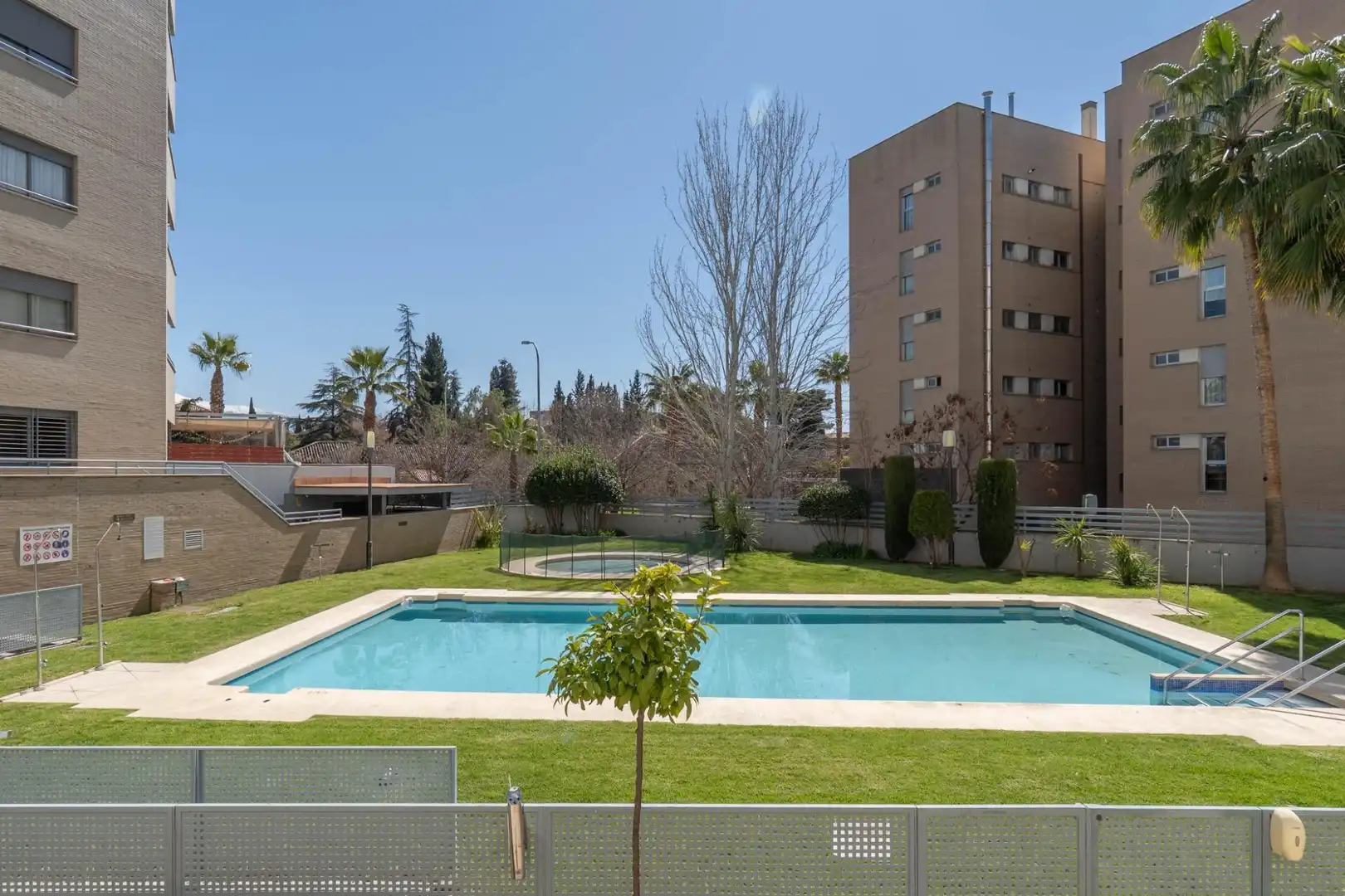Swimming pool of Flat for sale in Granada  with Air Conditioner, Heating and Private garden