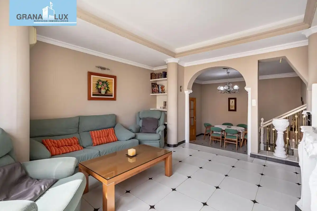 Chalet con terraza en venta en Calle de la Reina Mora, imagen 23