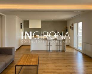 Cuina de Pis de lloguer en Girona Capital amb Aire condicionat, Calefacció i Balcó