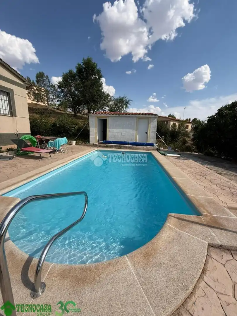 Casa amb piscina en venda a CALLE QUEJIGO