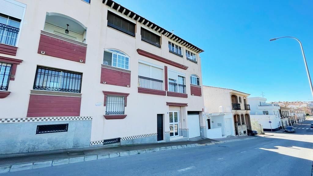 Vista exterior de Garatge en venda en Cártama