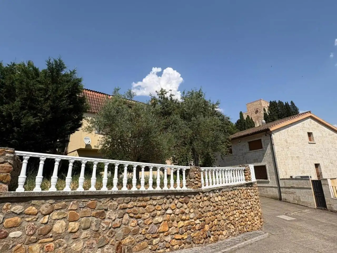 Detached house with garden for sale in Calle Santa Águeda, imagen 2