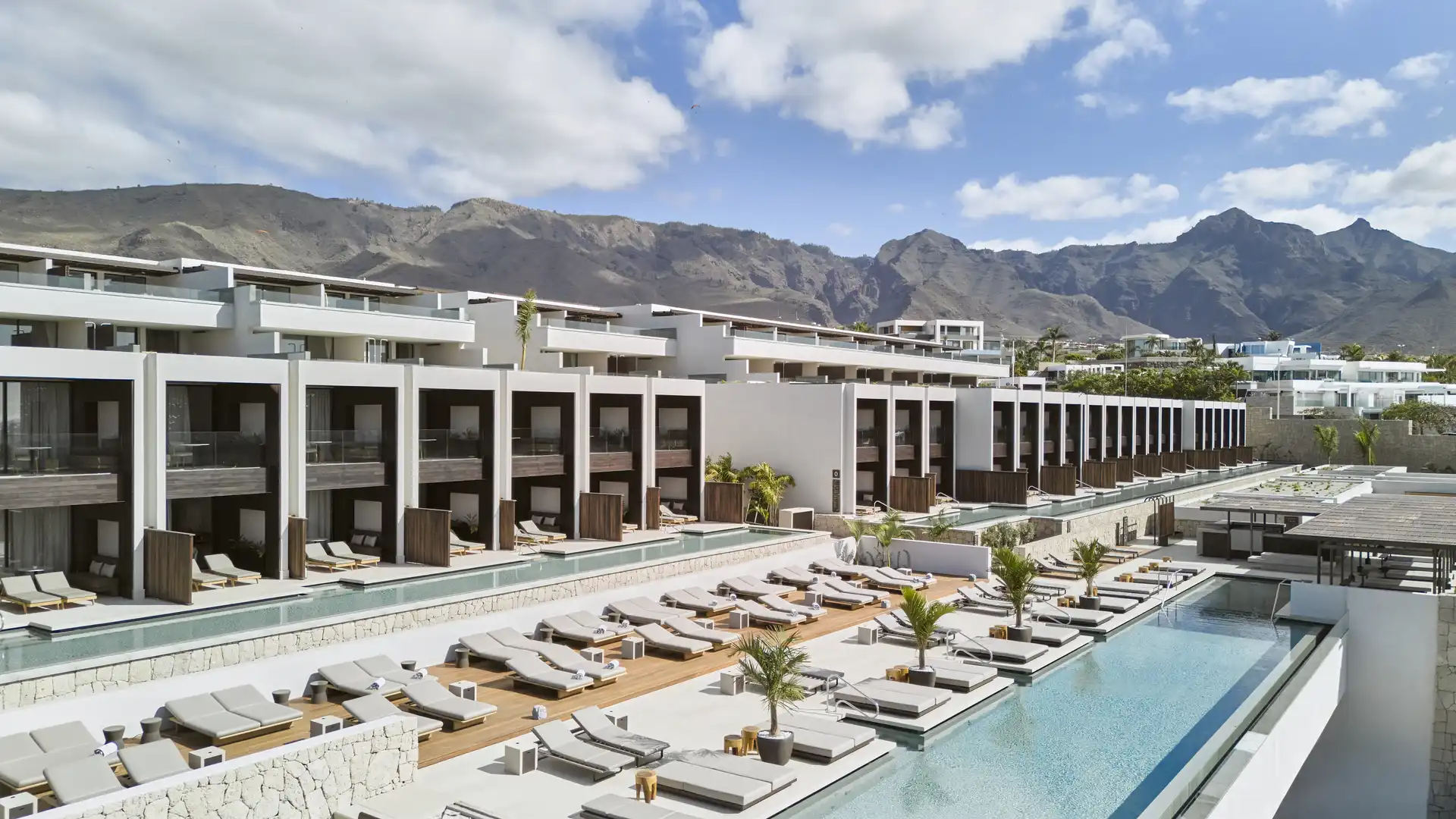 Vista exterior de Casa o chalet en venta en Adeje con Aire acondicionado, Terraza y Trastero