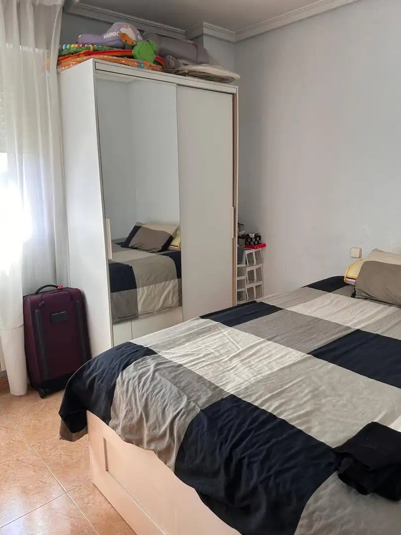 Habitación de Piso en venta en Madrid con Calefacción y Terraza
