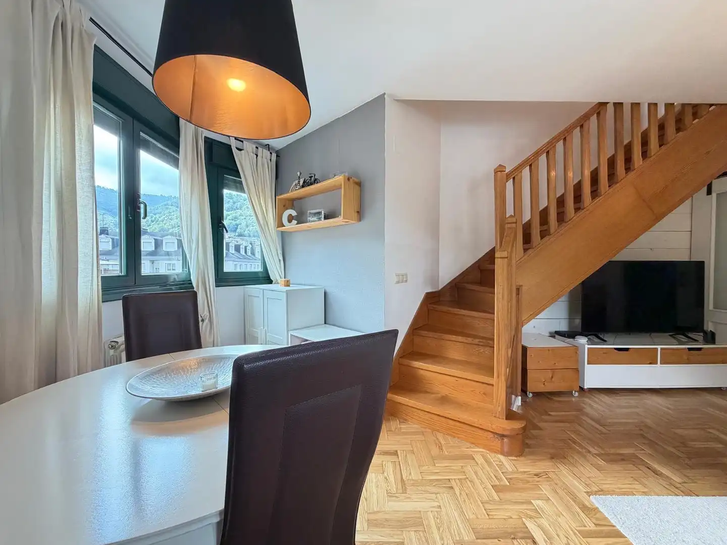 Comedor de Dúplex en venta en Mieres (Asturias) con Calefacción, Parquet y Trastero