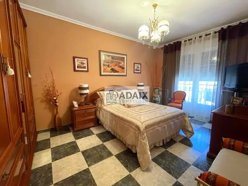 Dormitori de Casa adosada en venda en Tomelloso amb Aire condicionat, Calefacció i Balcó