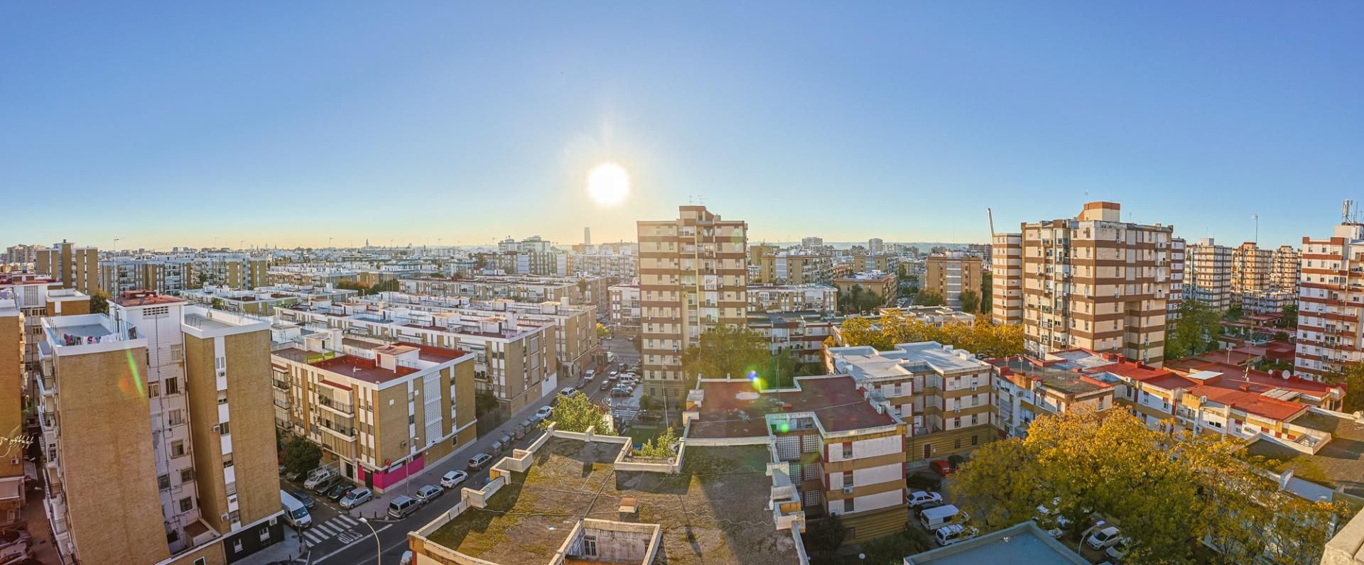 Vista exterior de Pis en venda en  Sevilla Capital amb Balcó