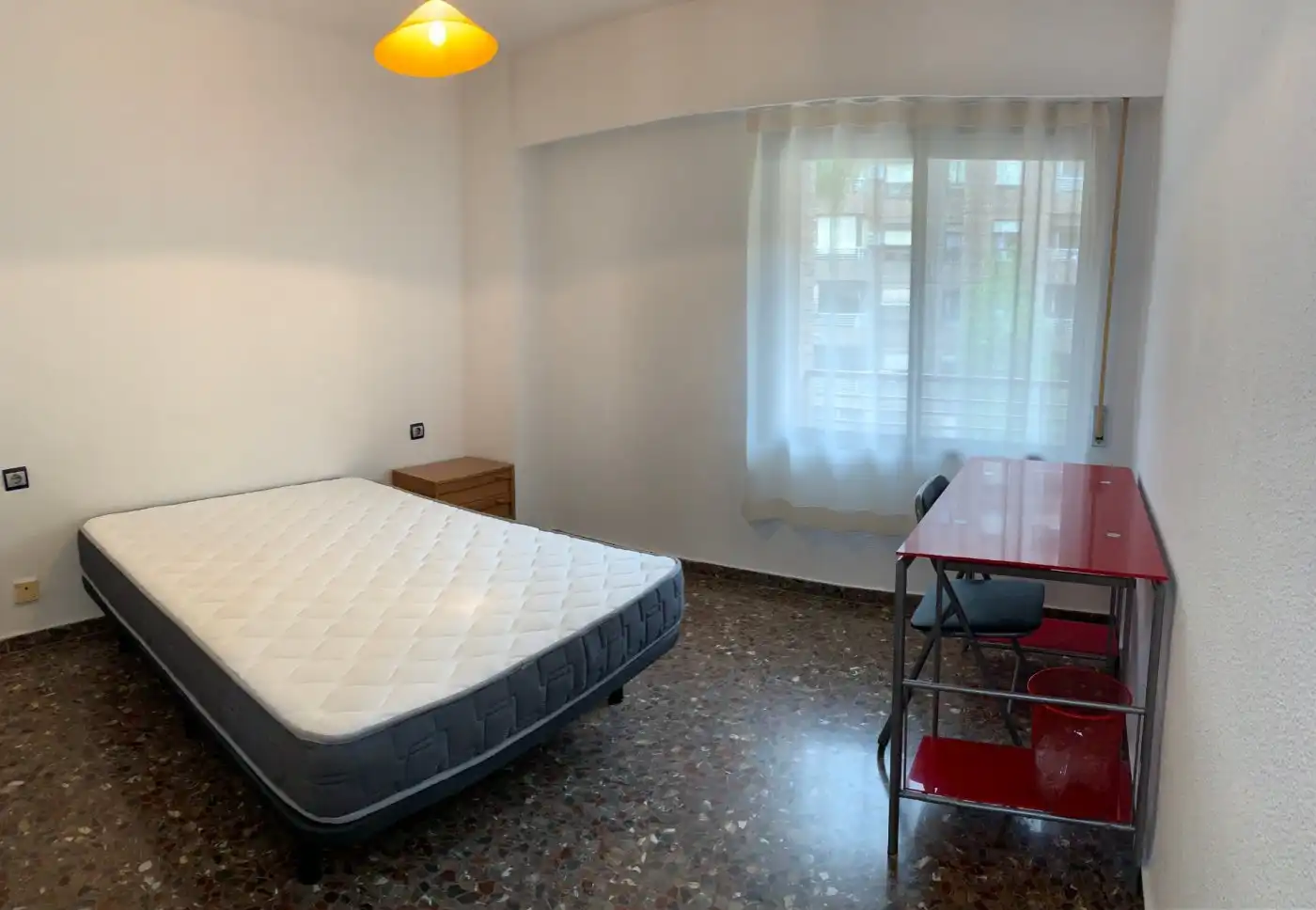 Schlafzimmer von Wohnung zur Miete in Valencia mit Möbliert und Balkon