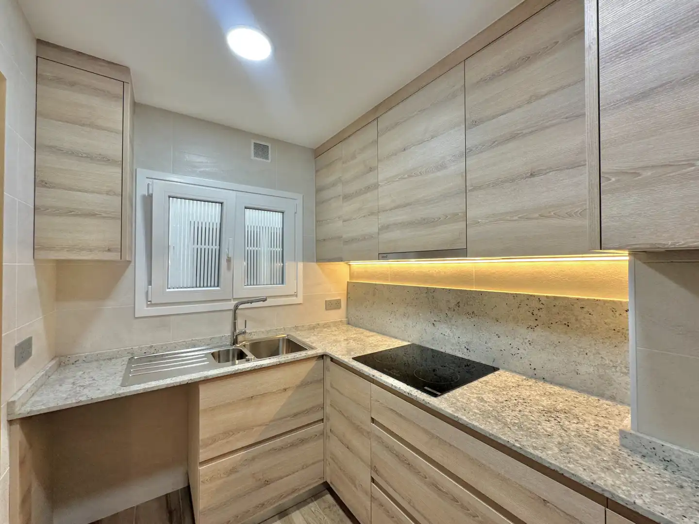 Cocina de Ático en venta en Barcelona con Aire acondicionado, Calefacción y Terraza