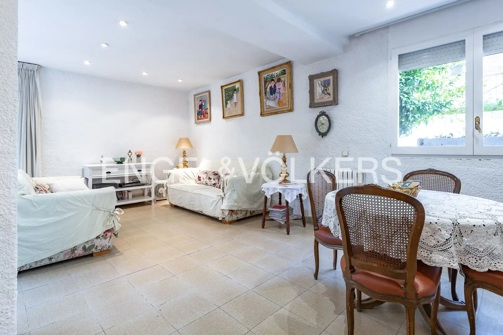 Living room of Houses for sale in Sant Cugat del Vallès  with Air Conditioner, Heating and Private garden