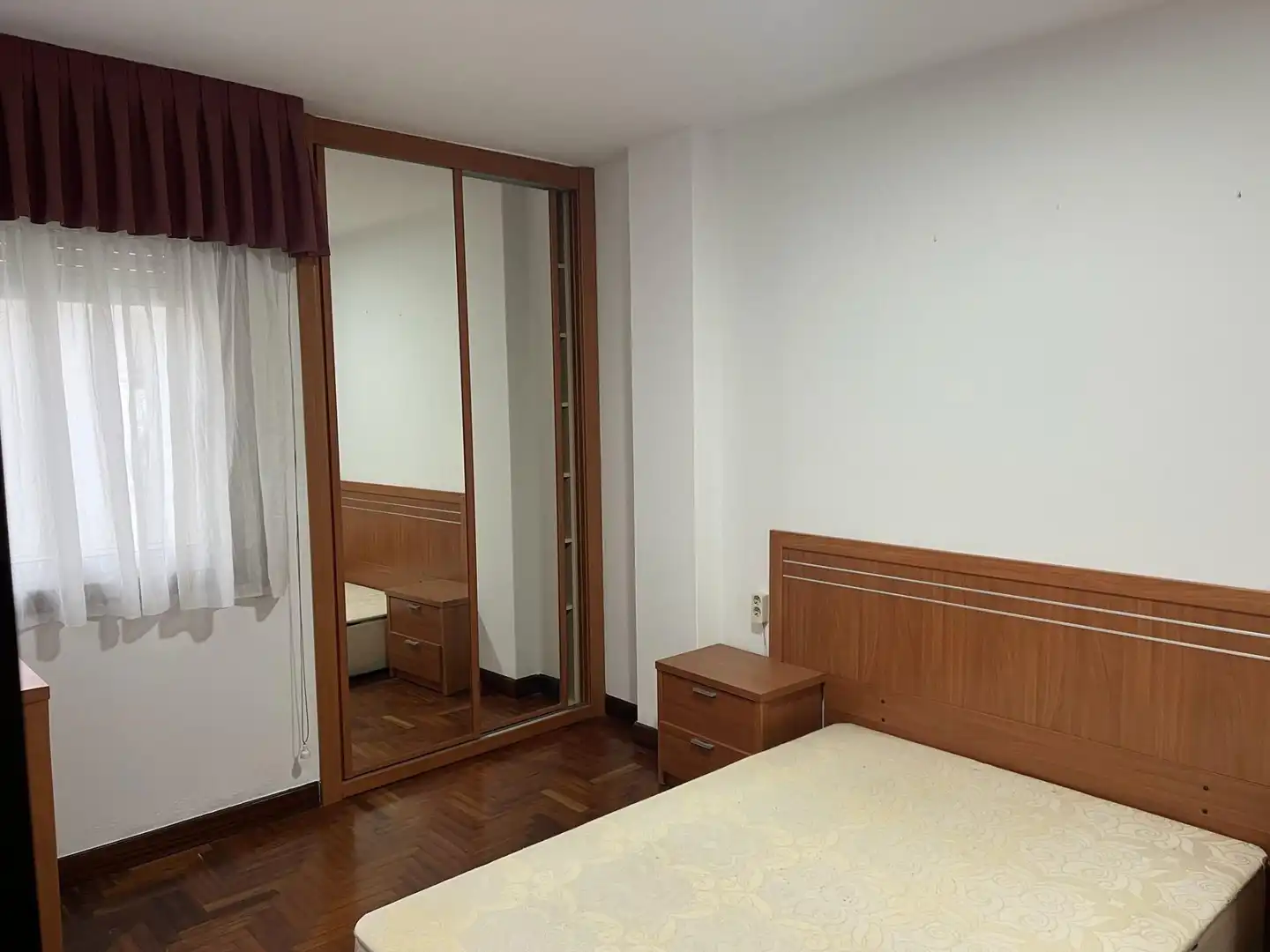 Habitación de Piso en venta en Vigo  con Calefacción, Trastero y Balcón