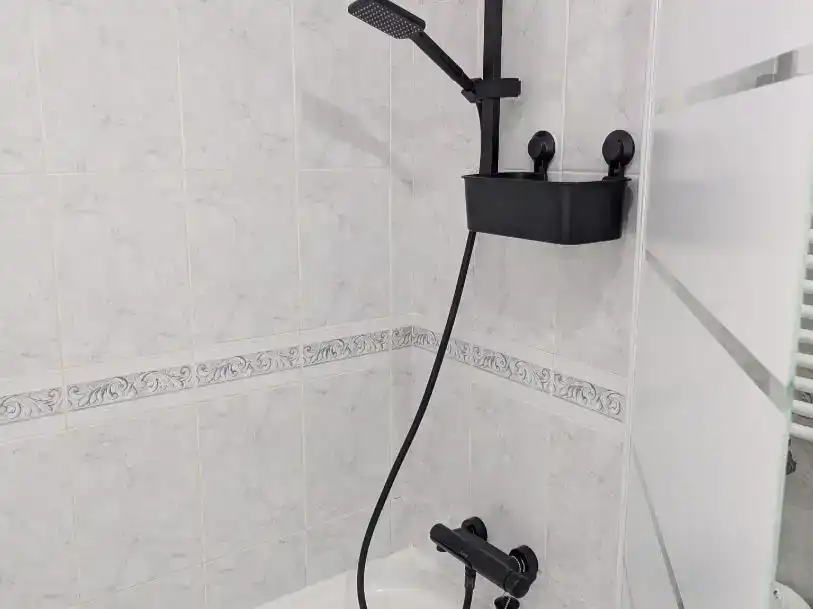 Badezimmer von Wohnung zum Verkauf in Roses mit Balkon
