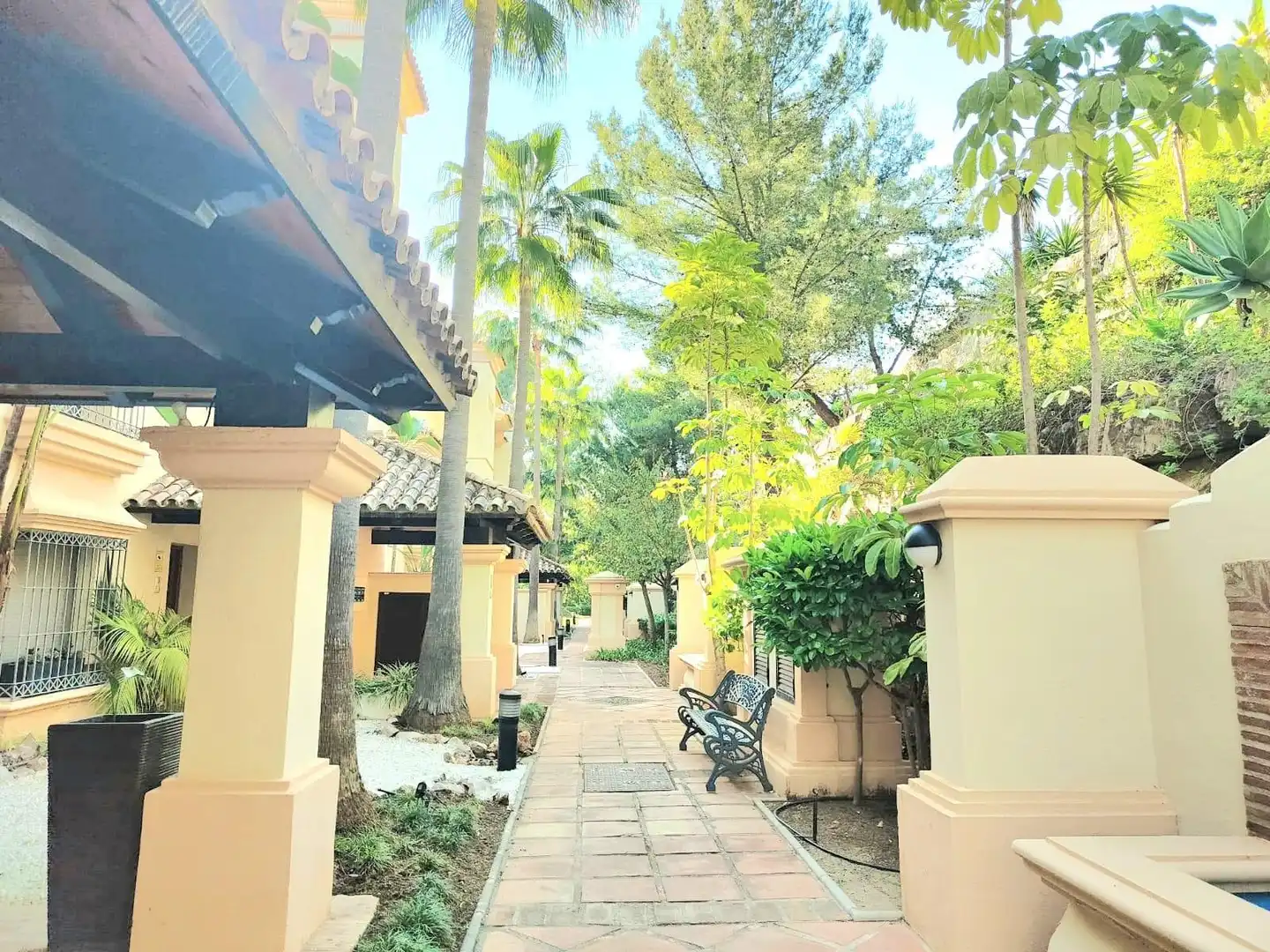 Vista exterior de Apartamento en venta en Marbella con Calefacción, Jardín privado y Terraza