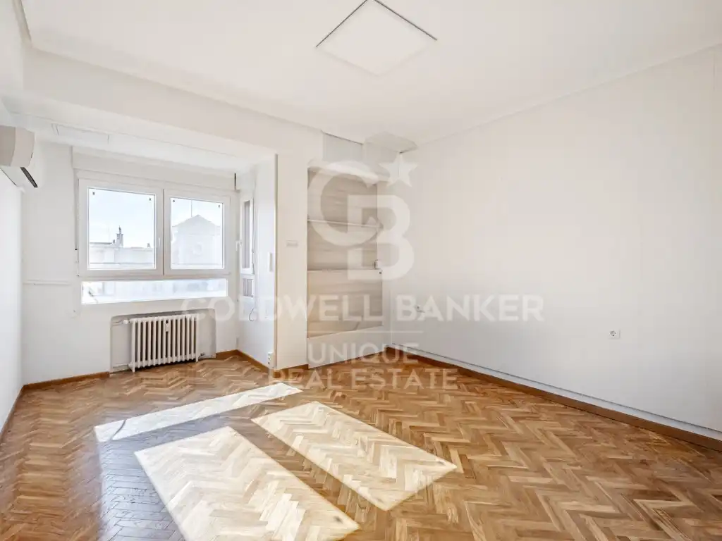 Vista exterior de Piso en venta en Madrid con Terraza