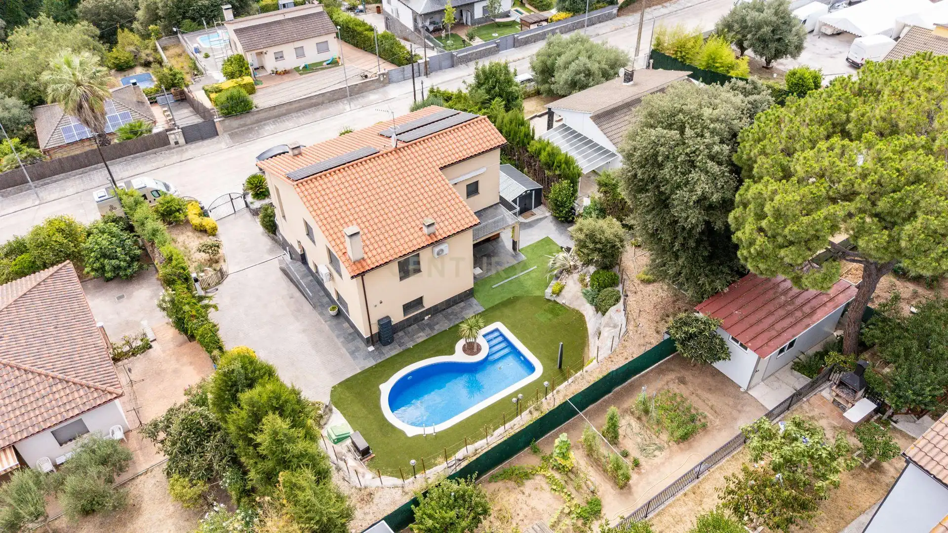 Vista exterior de Casa o xalet en venda en Lliçà d'Amunt amb Aire condicionat, Piscina i Alarma