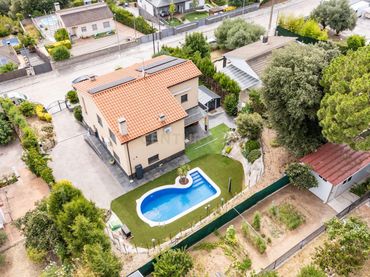 Maison avec piscine à vendre à Carrer de Can Farell, Lliçà d'Amunt, Spain