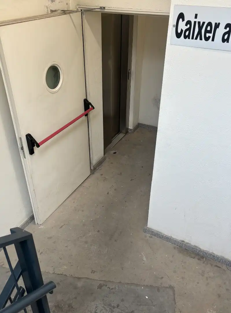 Garage zum Verkauf in Carrer Can Masachs, 18, Zona Industrial