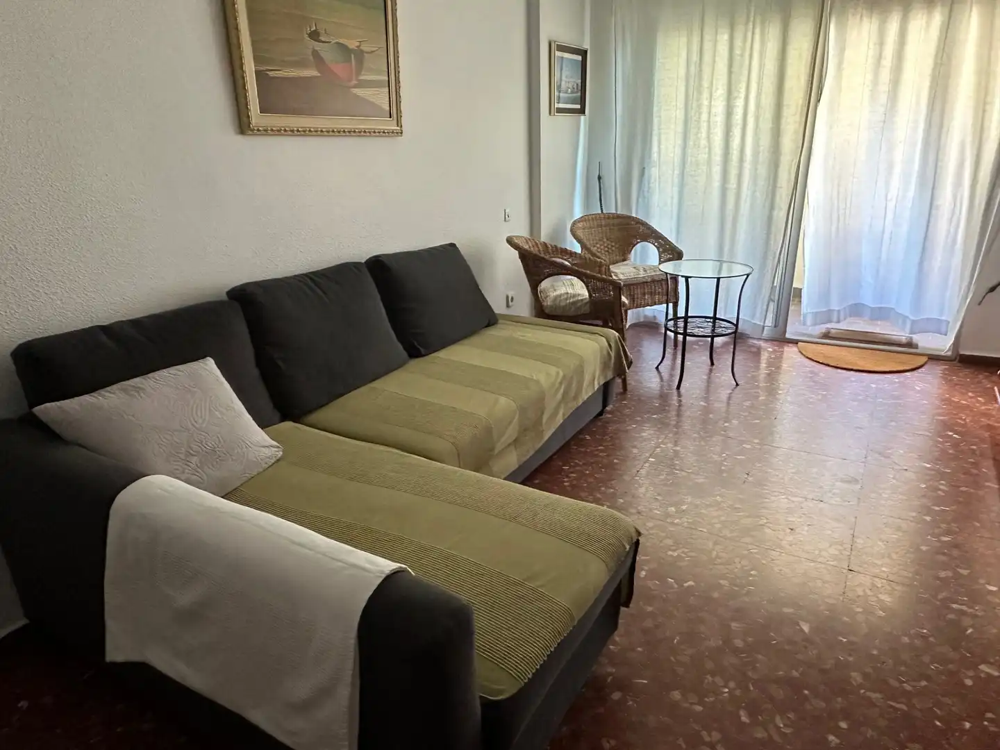 Sala d'estar de Apartament de lloguer en Cádiz amb Calefacció, Terrassa i Moblat