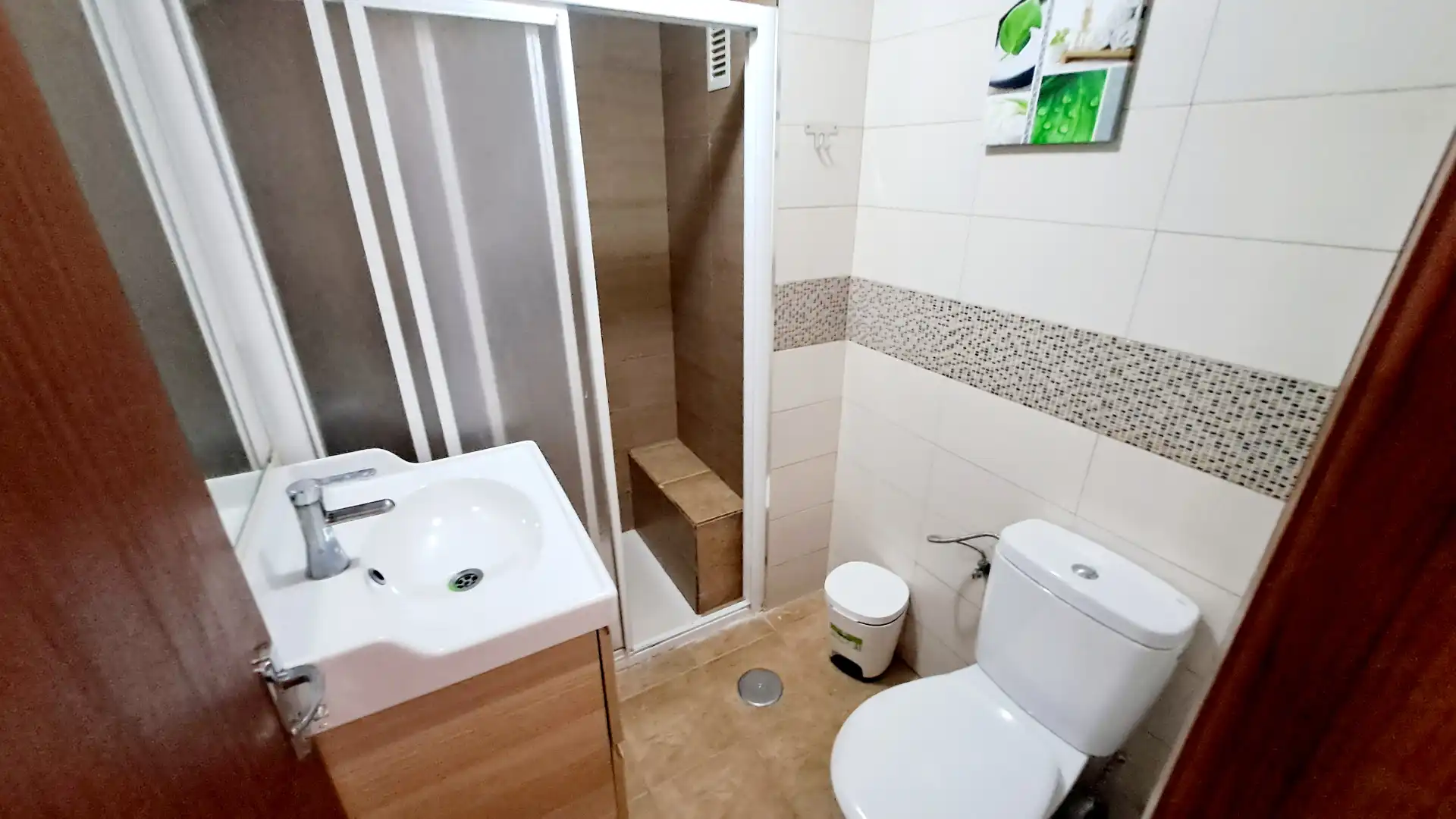 Bathroom of Flat for rent in Las Palmas de Gran Canaria  with Furnished, Washing machine and Microwave