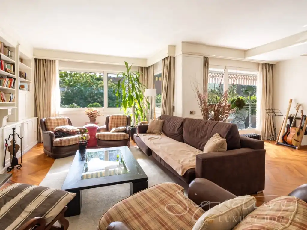 Living room of Ground floor for sale in Sant Cugat del Vallès  with Heating, Private garden and Terrace