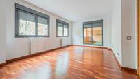 Living room of Flat for sale in Yebes  with Air Conditioner, Heating and Parquet flooring