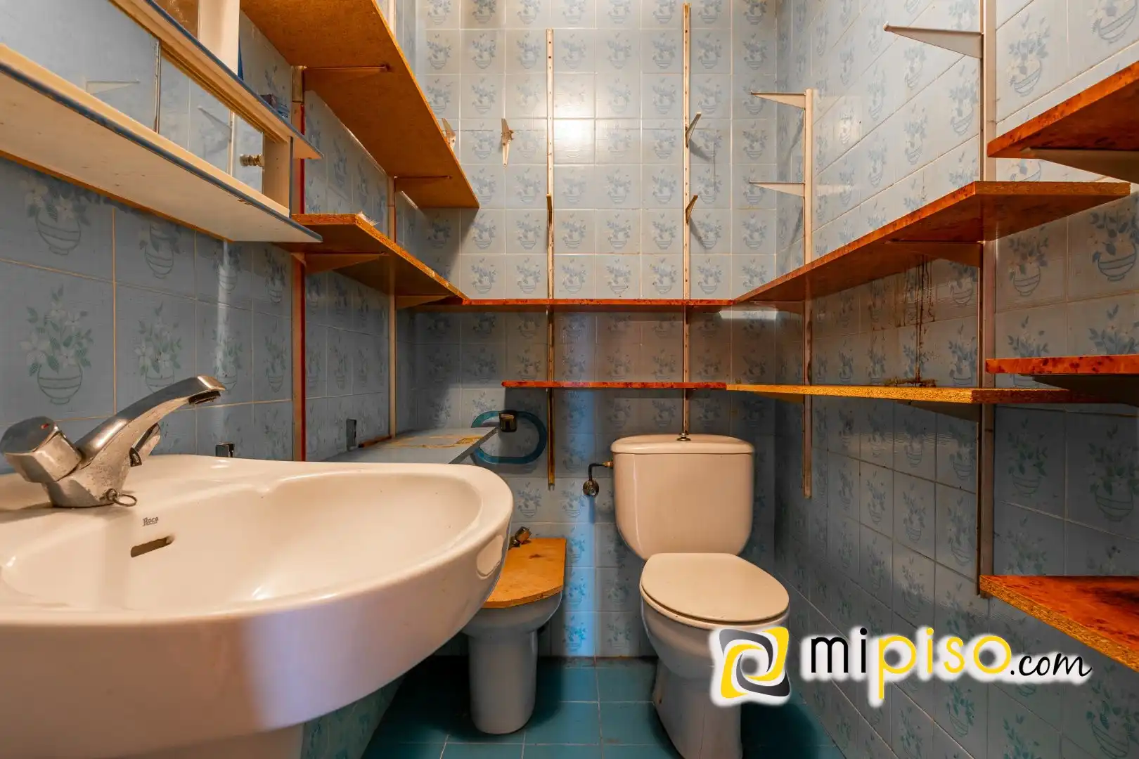 Bathroom of Flat for sale in Laredo  with Heating and Balcony