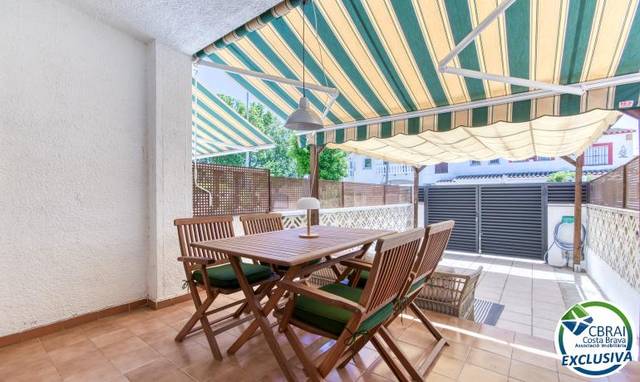 Casa adosada en Venta en Carrer Ebre en Segre - Ebre - Ter