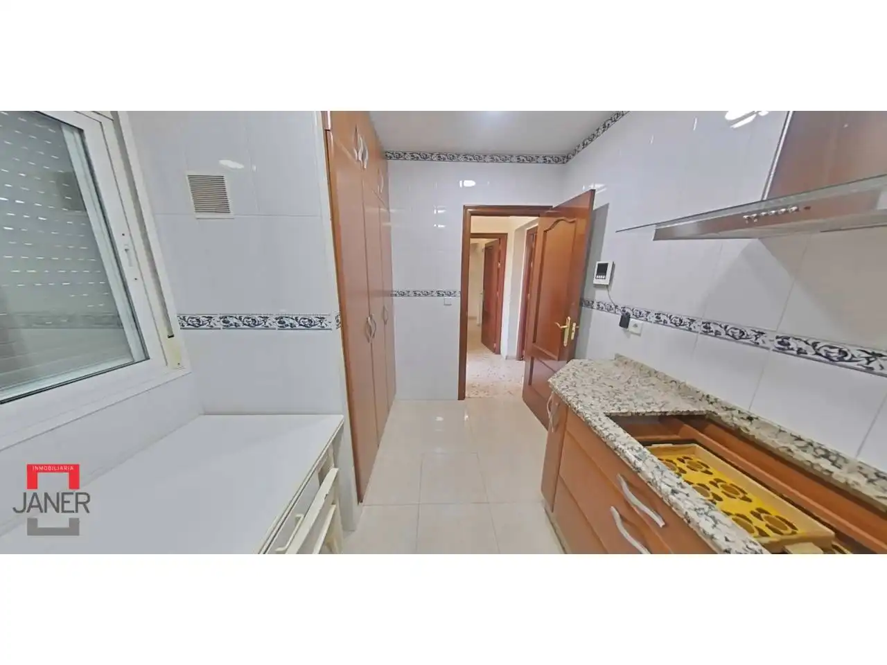 Cuina de Casa o xalet en venda en Tomares amb Aire condicionat, Jardí privat i Terrassa