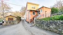 Vista exterior de Casa o xalet en venda en San Felices de Buelna amb Calefacció, Jardí privat i Traster