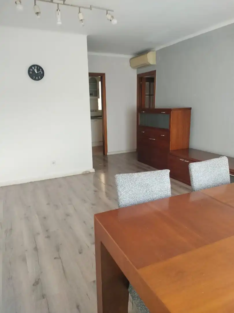 Menjador de Pis en venda en El Prat de Llobregat amb Aire condicionat, Calefacció i Parquet