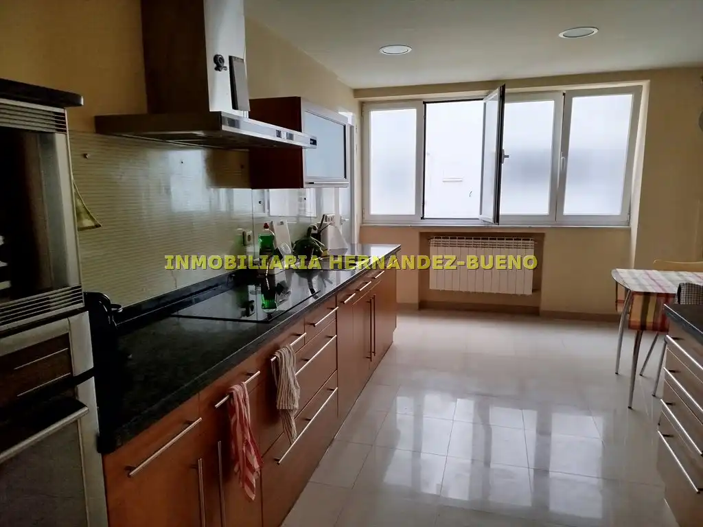 Cocina de Piso en venta en Salamanca con Calefacción