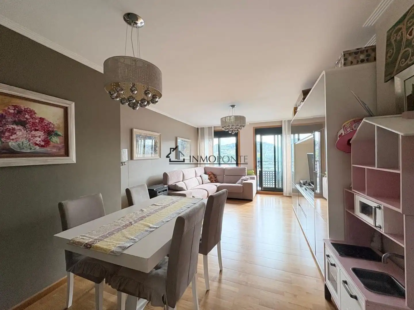 Living room of Flat for sale in Pontevedra Capital   with Heating, Storage room and Swimming Pool