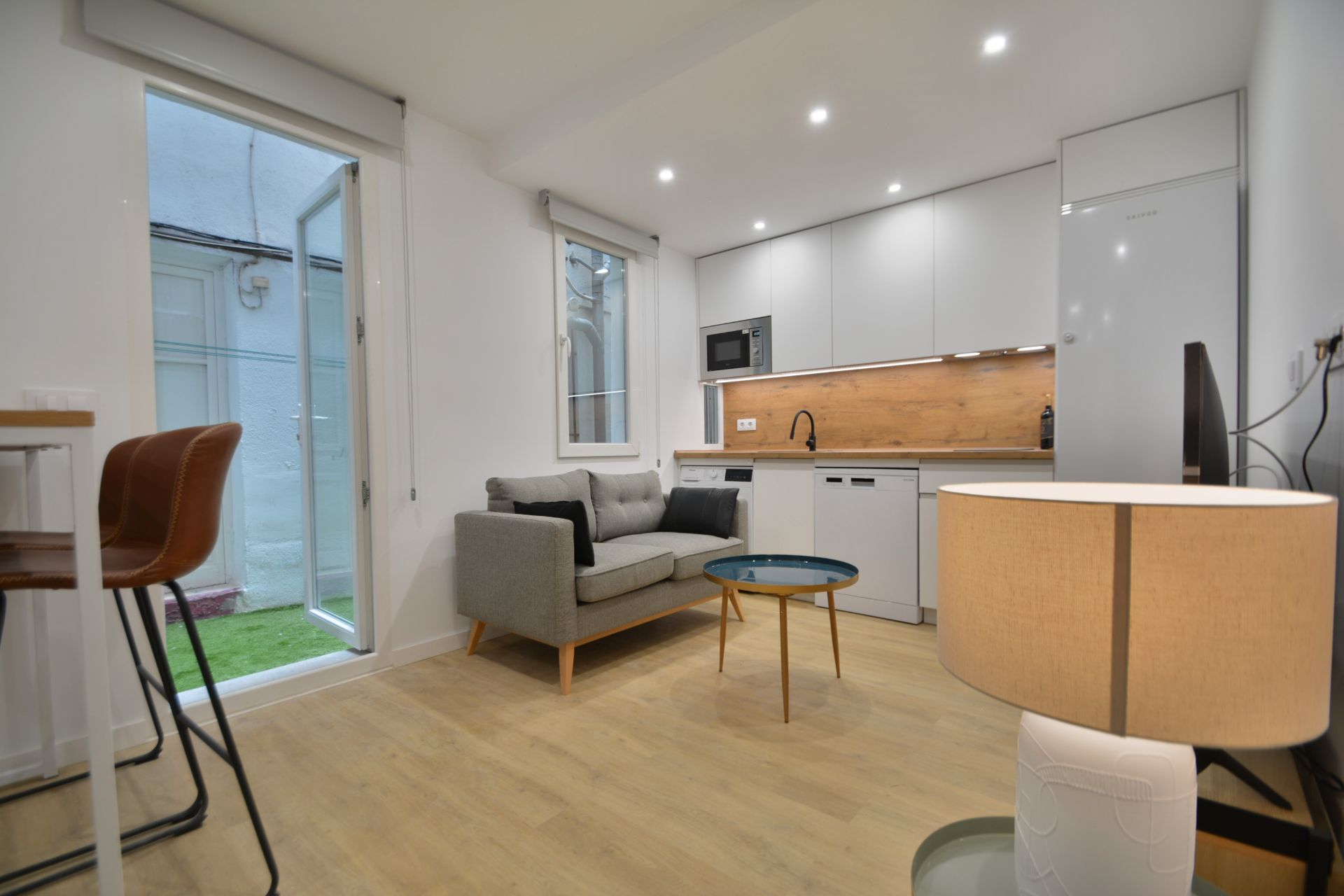 Living room of Flat to rent in  Madrid Capital  with Air Conditioner, Heating and Terrace