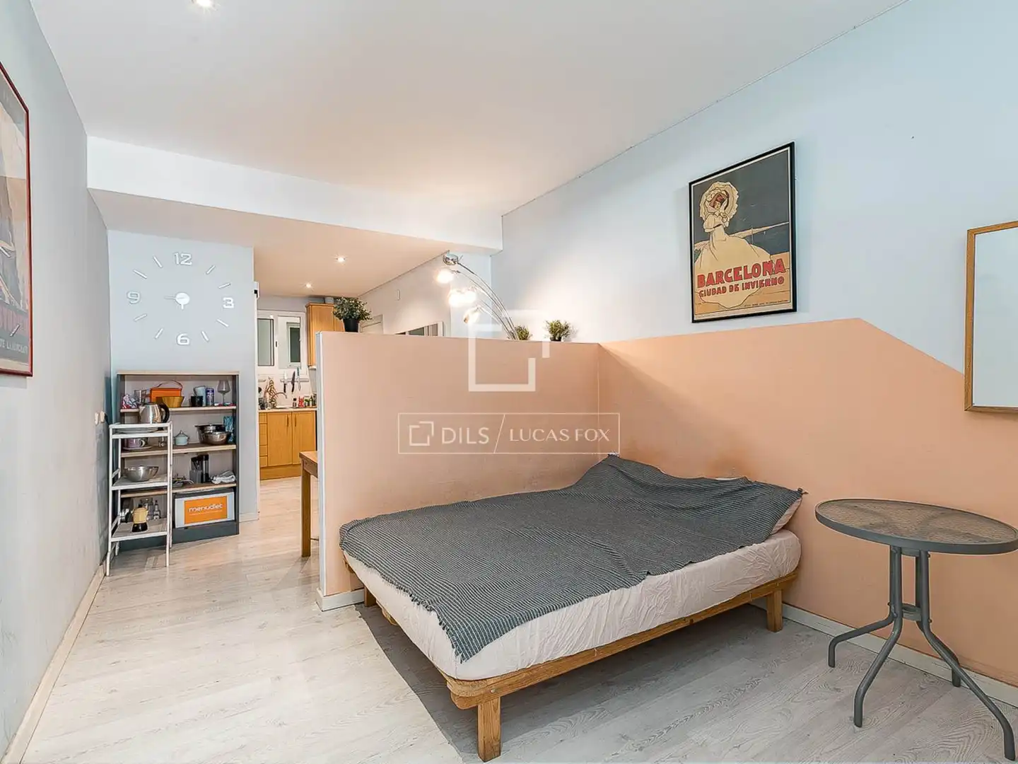 Habitación de Piso en venta en Barcelona con Amueblado y Balcón
