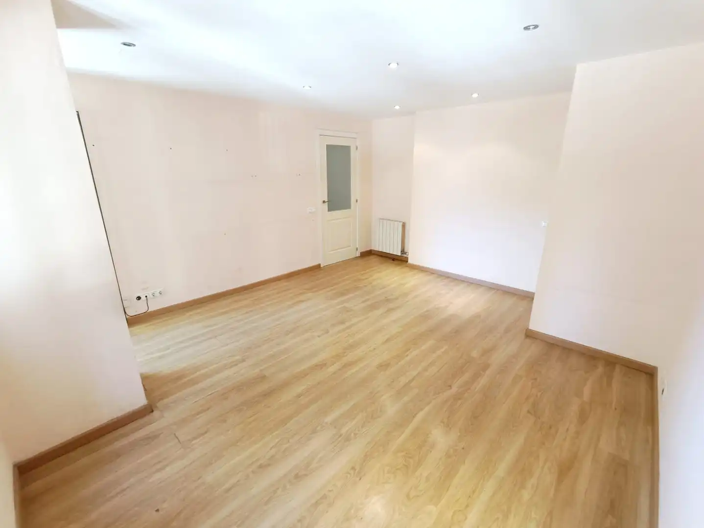 Erdgeschoss zum Verkauf in Badalona mit Heizung, Parkett und Balkon