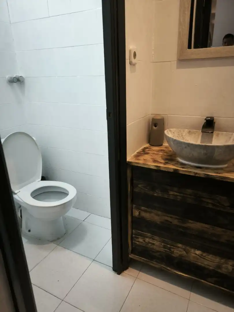 Local comercial en traspàs a Avinguda Vila de Madrid 28, imagen 12