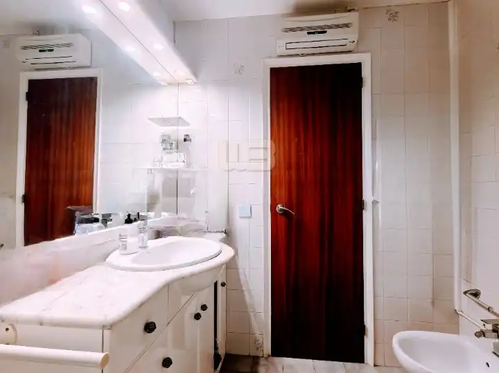 Piso con terraza en venta en Carrer de Casanova, imagen 27