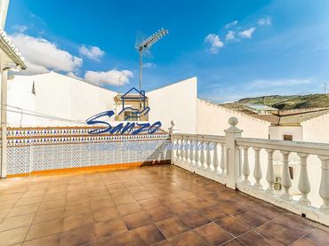 Casa con balcone in vendita a Valle de Abdalajís