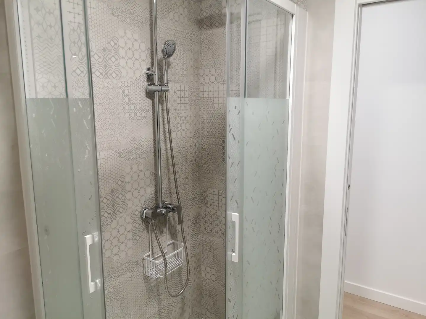 Baño de Piso en venta en León Capital  con Calefacción, Parquet y Trastero