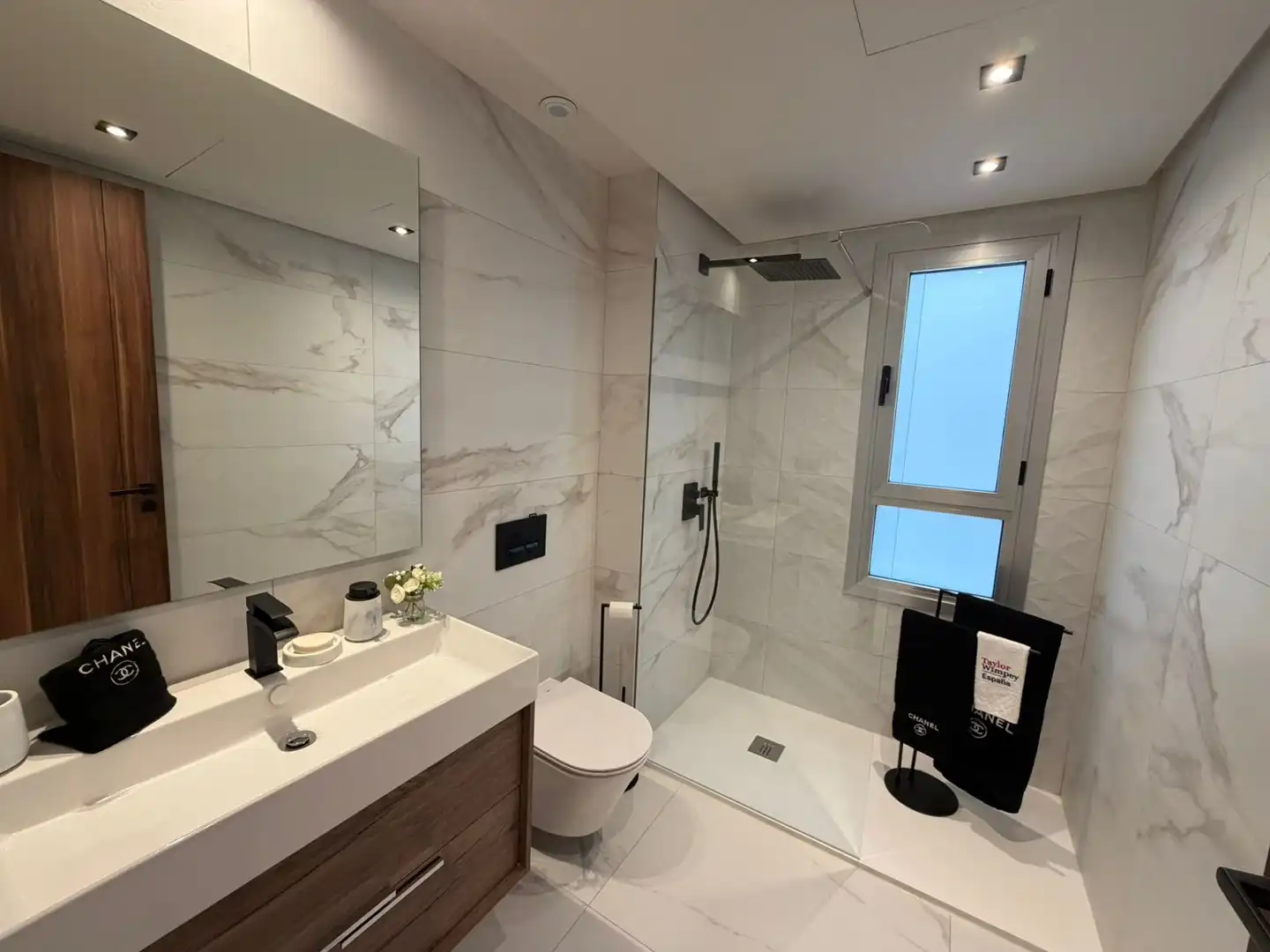 Bany de Apartament de lloguer en Marbella amb Aire condicionat, Terrassa i Piscina