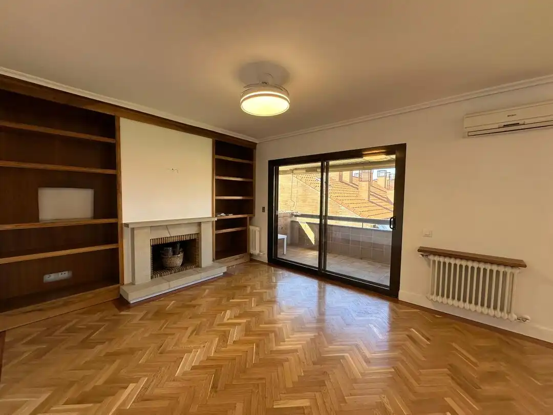Wohnzimmer von Wohnung zum Verkauf in Toledo mit Klimaanlage, Heizung und Privatgarten