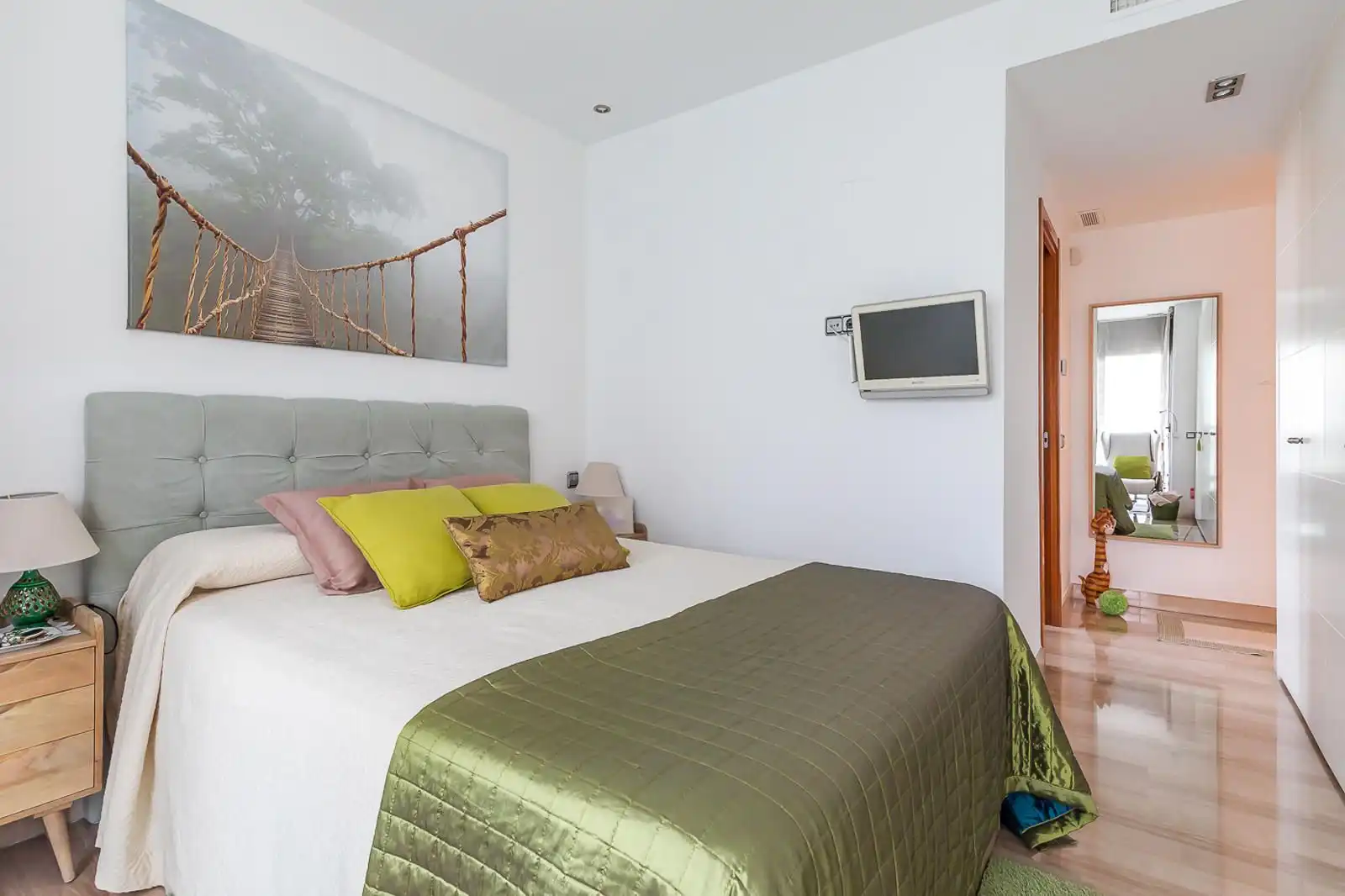 Bedroom of Flat for rent in Madrid  with Air Conditioner, Private garden and Swimming Pool