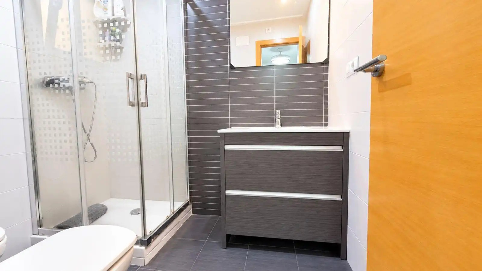 Bathroom of Flat for sale in Elche / Elx  with Air Conditioner, Parquet flooring and Furnished