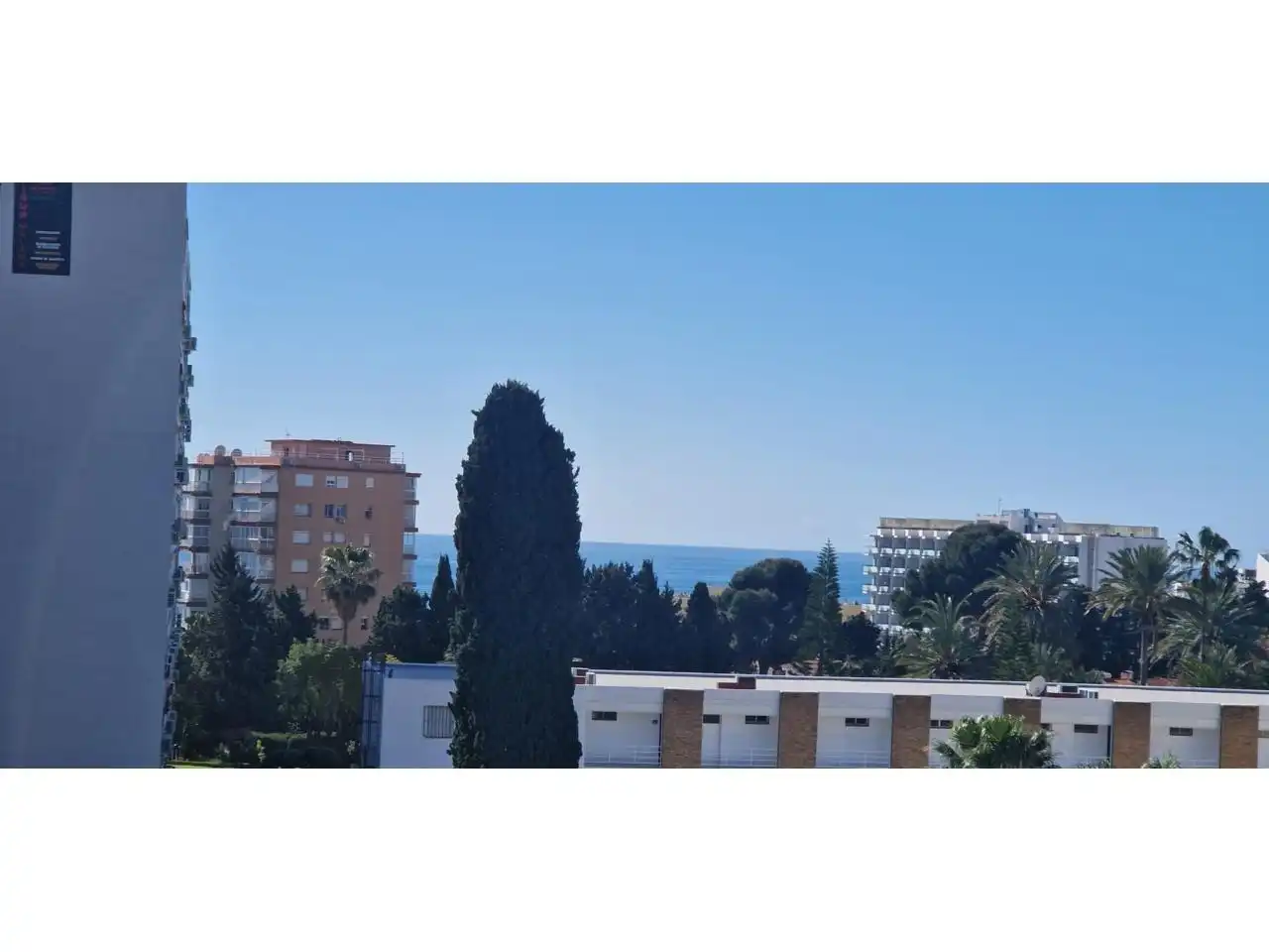Vista exterior de Apartament en venda en Benalmádena amb Aire condicionat, Jardí privat i Terrassa