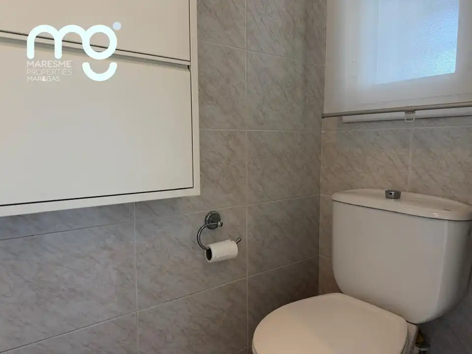 Baño de Casa adosada en venta en Premià de Mar con Aire acondicionado, Calefacción y Jardín privado